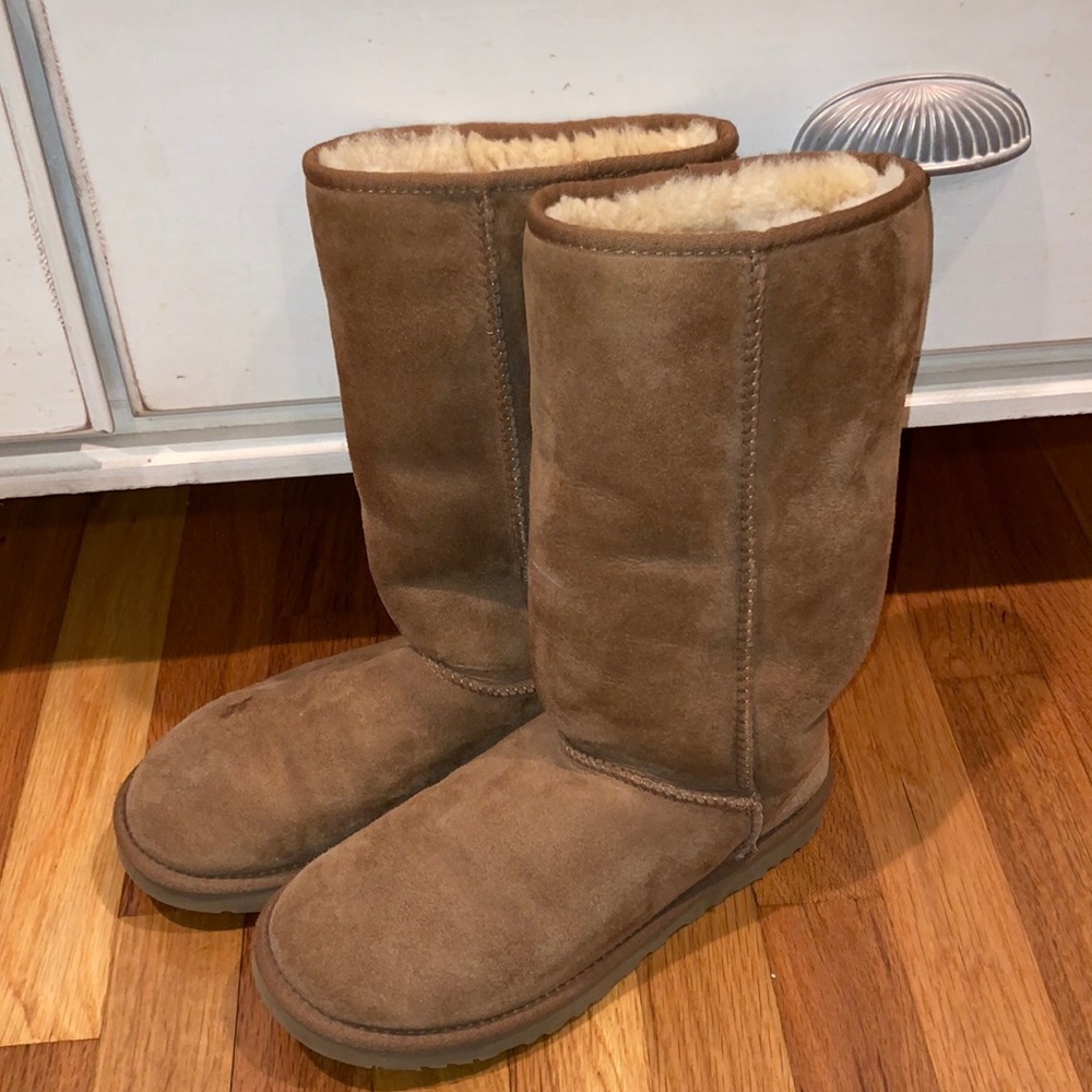 UGG CLASSIC TALL BOOT